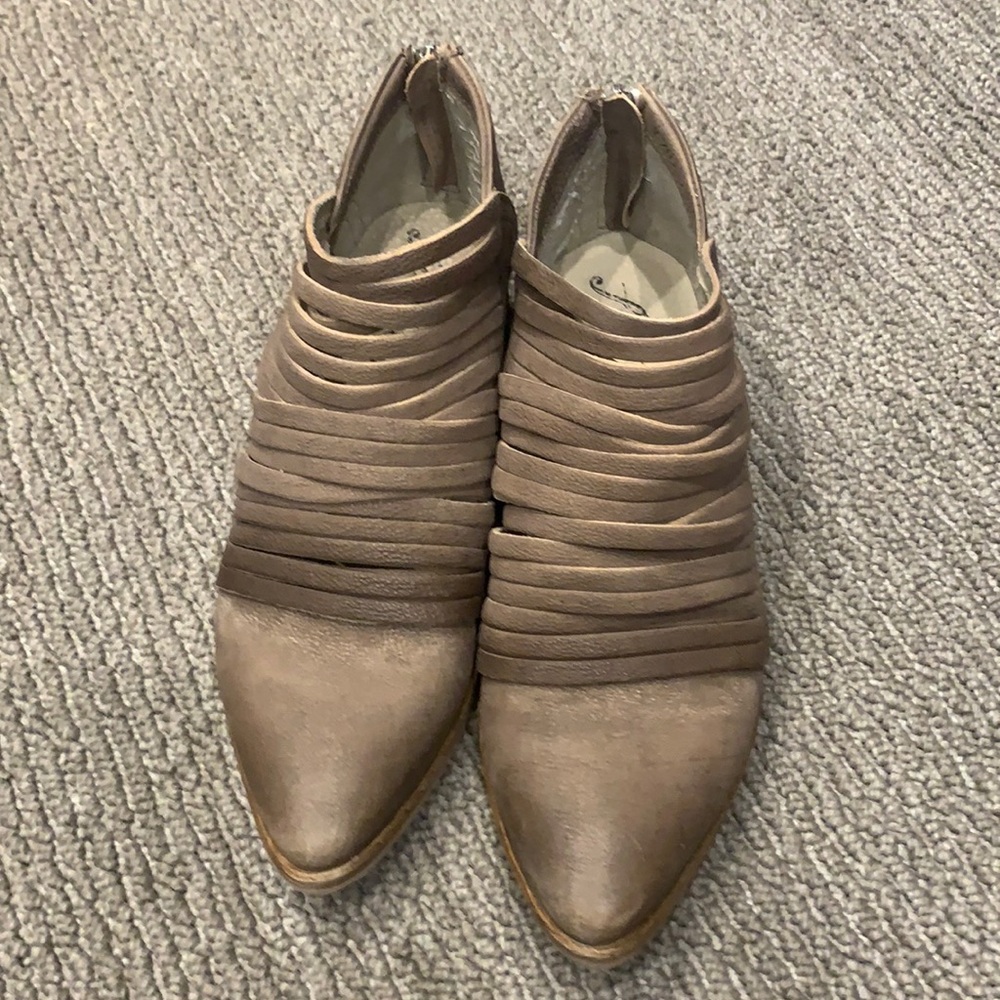 Free People Lost Valley Ankle bootie.     38 Euro